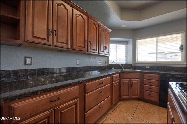 Building Photo - 6300 Franklin Vista Dr