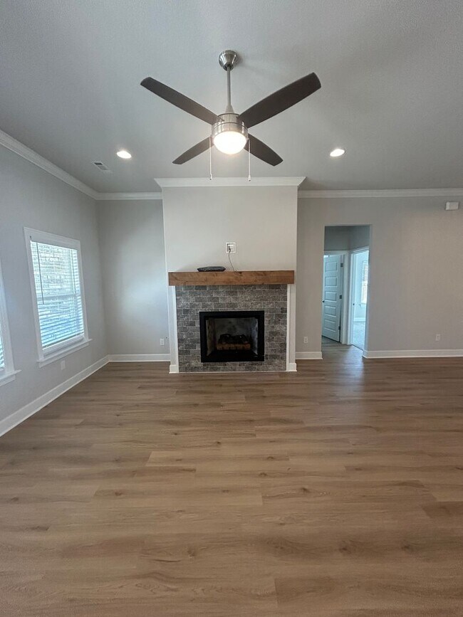 Building Photo - Beautiful Bentonville Home! 4 Bedrooms, 2.5 Bathrooms!!