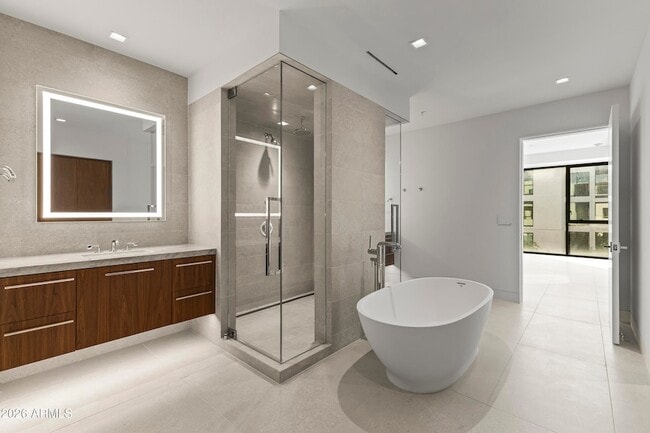 Building Photo - 6587 N Palmeraie Blvd