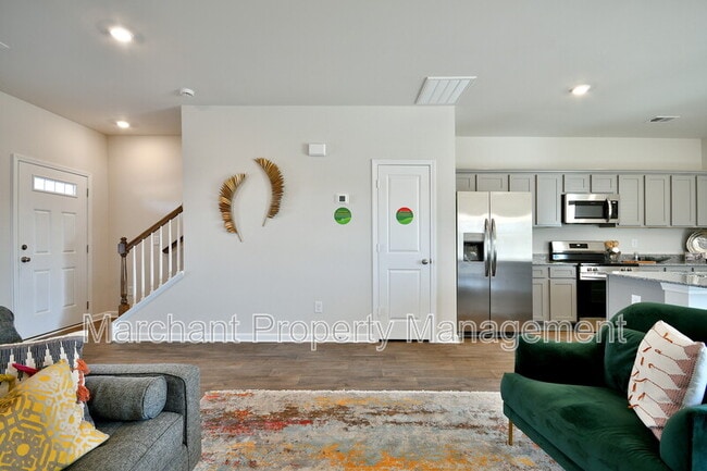 Building Photo - 27 English Ct