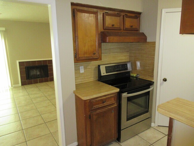 Building Photo - 11514 Meadow Ln