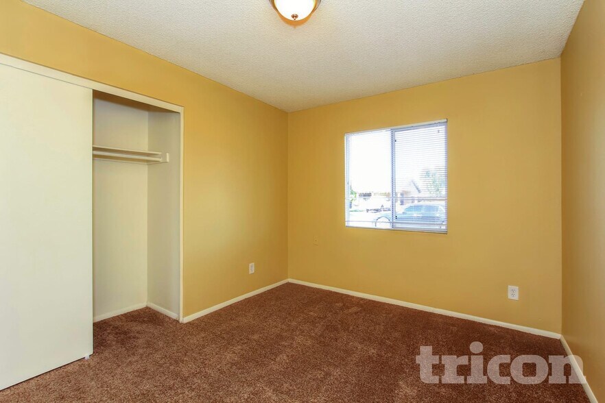 Building Photo - 1949 W Chipman Rd