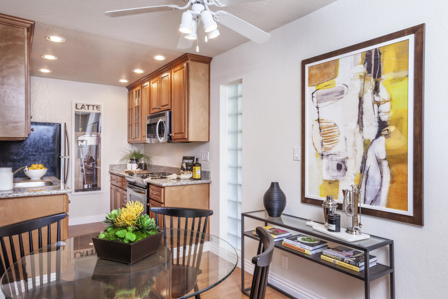 Gourmet Kitchen w/ Stainless Steel Appliances - Brookdale Apartments