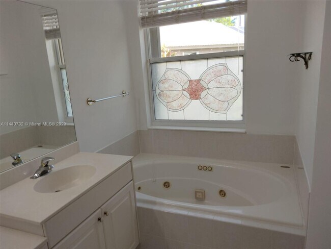 Building Photo - 8804 Via Tuscany Dr