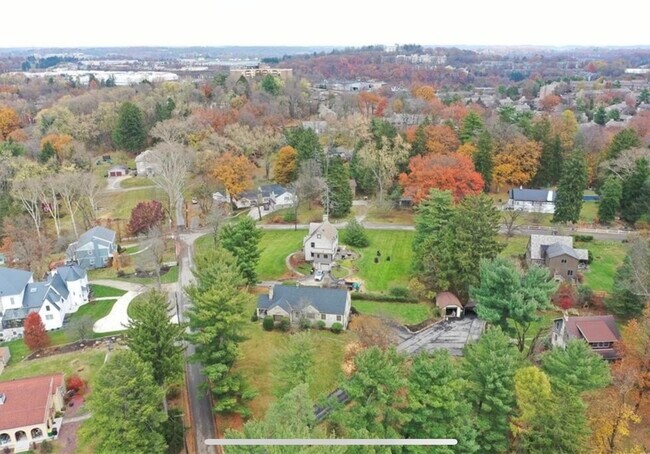 Building Photo - 3454 Evergreen Rd