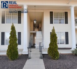 Building Photo - Adorable 2BD/2BA condo in Sanbyrn Hall, water, pool & gym included!