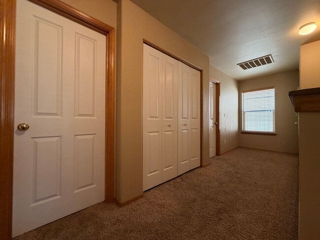 Building Photo - 2988 SW Indian Cir