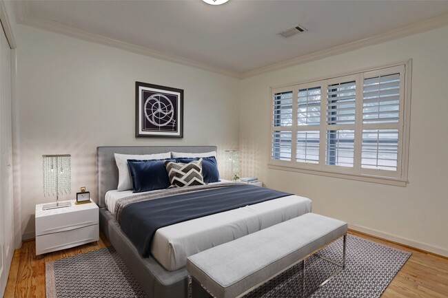 Building Photo - 9917 Cedardale Dr