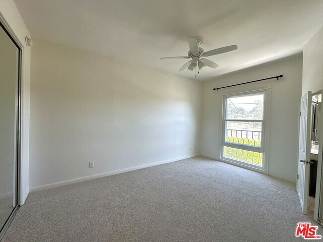 Building Photo - 8025 Redlands St