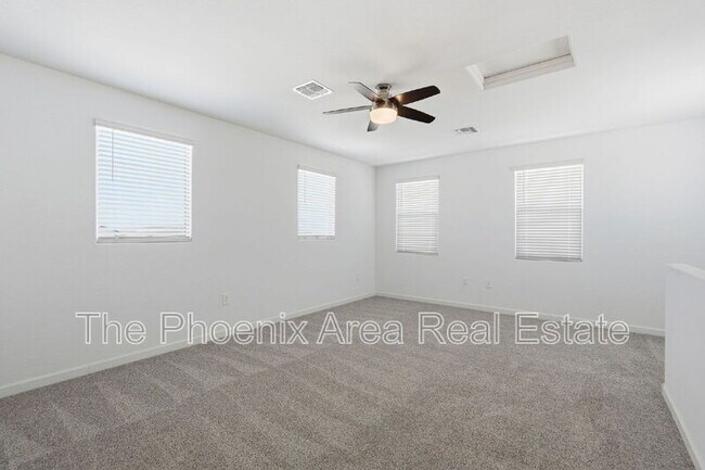 Building Photo - 2761 W Seaver Ave