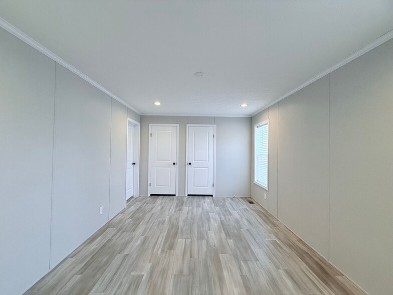 Building Photo - 29805 Jamestown Dr