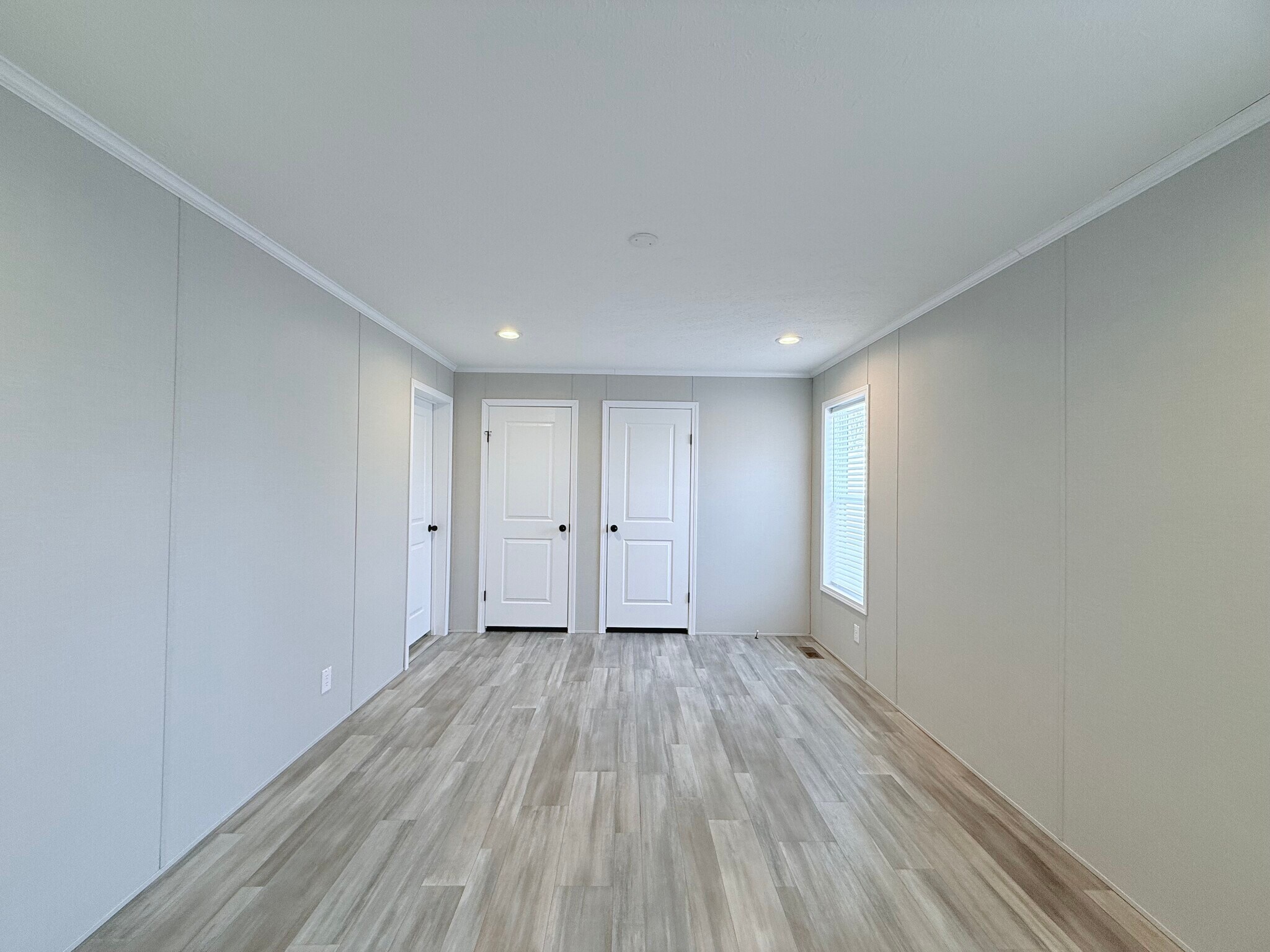 Building Photo - 29805 Jamestown Dr