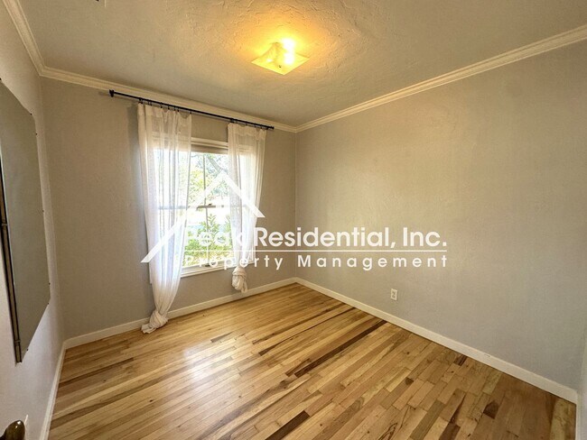 Building Photo - 3 br, 1 bath House - 5200 F Street