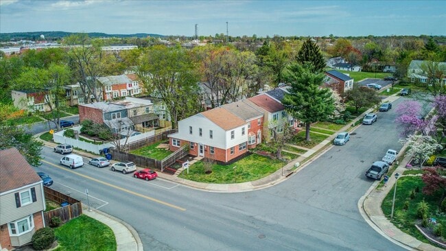 Building Photo - 239 Nottoway St SE