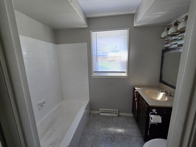 Building Photo - YOU2618