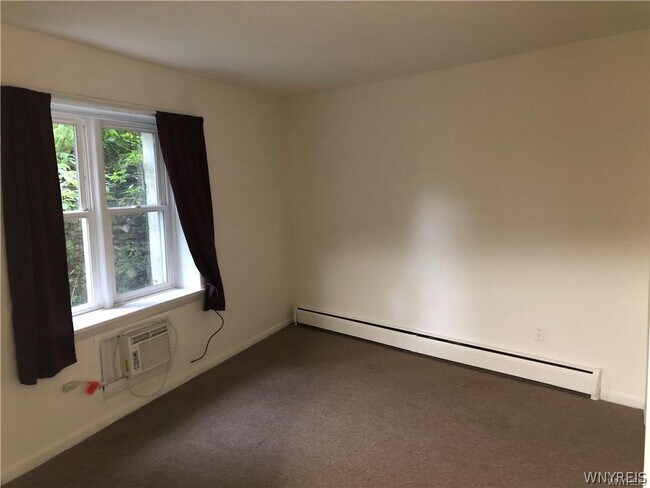 Building Photo - 42 E Spring St