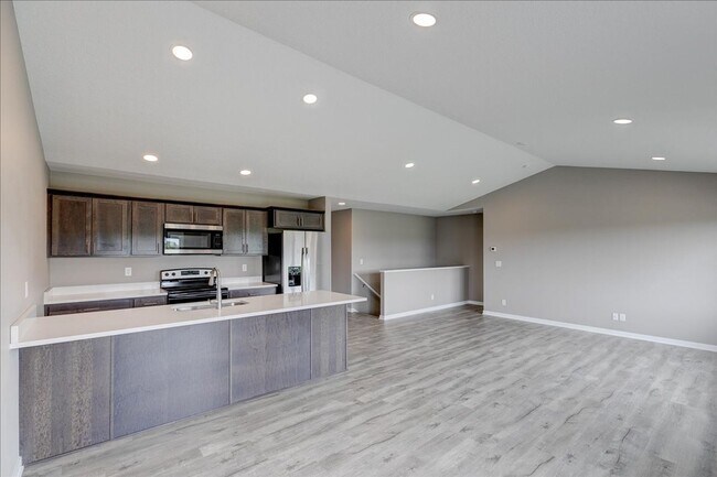 Building Photo - House for Rent in Des Moines/Ankeny