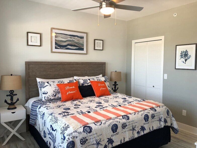 Building Photo - 14802 Whitecap Blvd