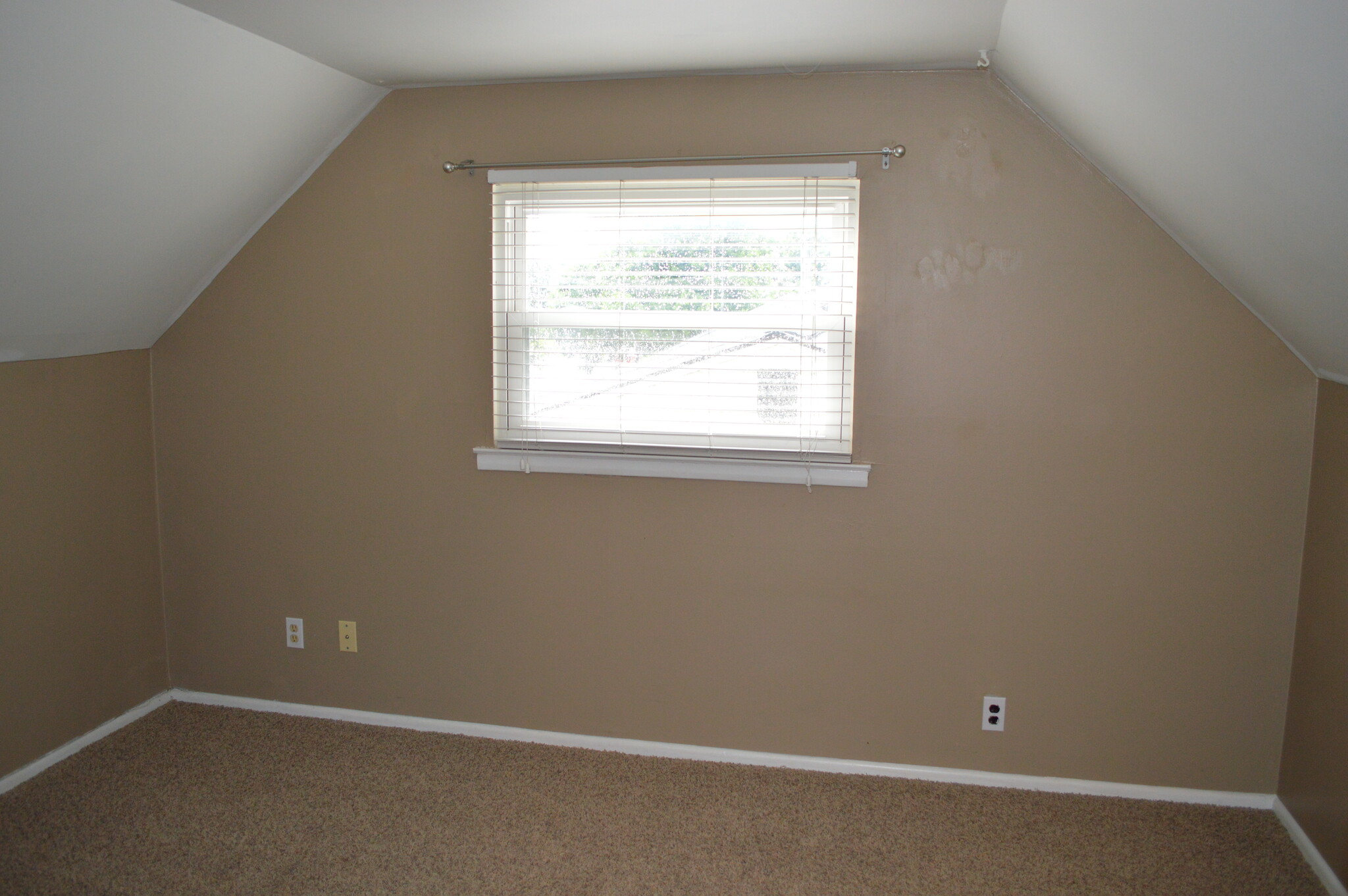 Guest Bedroom 2 - 842 Bricker Blvd