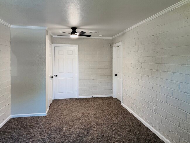 Building Photo - 427 Wood St