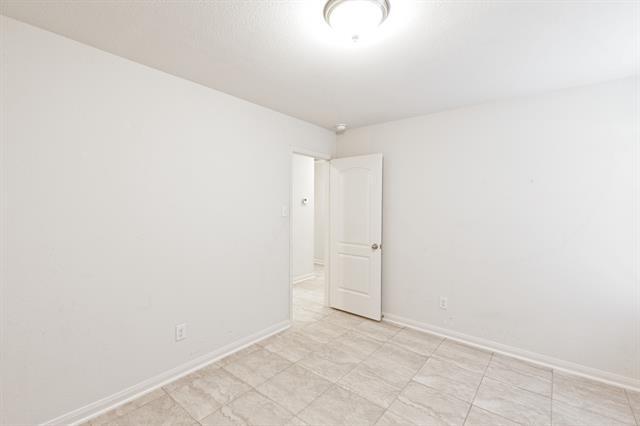 Building Photo - 1829 Persimmon Dr