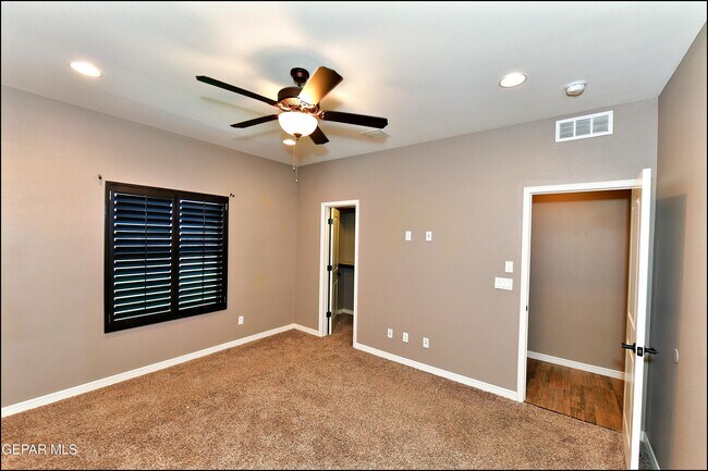 Building Photo - 3741 Loma Adriana