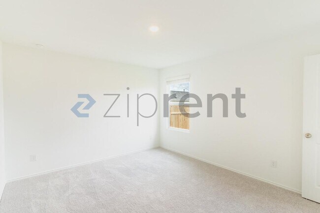 Building Photo - 208 Skyfire St