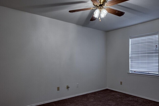Building Photo - 109 Burwood Ln
