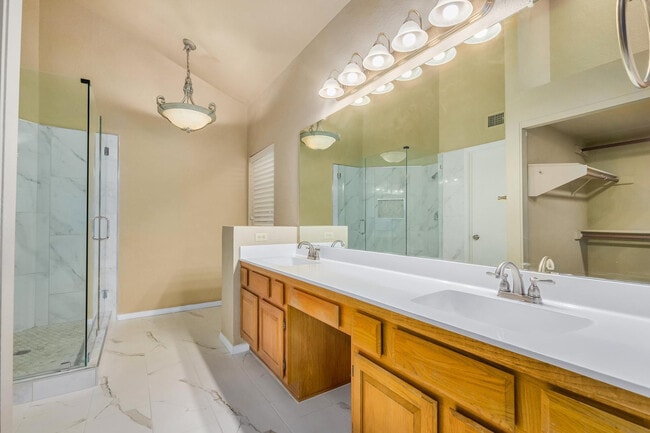 Building Photo - 10060 E San Bernardo Dr