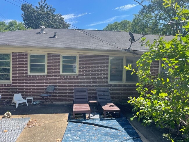 Building Photo - Crestview Home walking distance to Normaltown