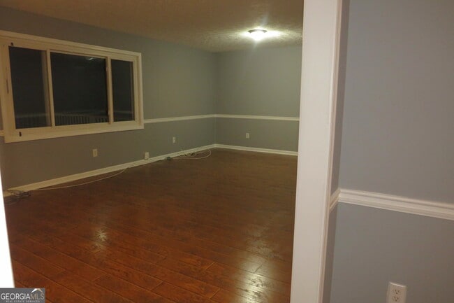 Building Photo - 1105 Hampton Rd