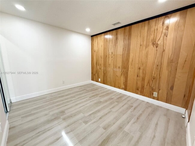 Building Photo - 9788 NW 3rd Manor