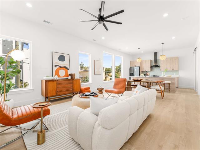 Building Photo - 2015 N Prairie Ave