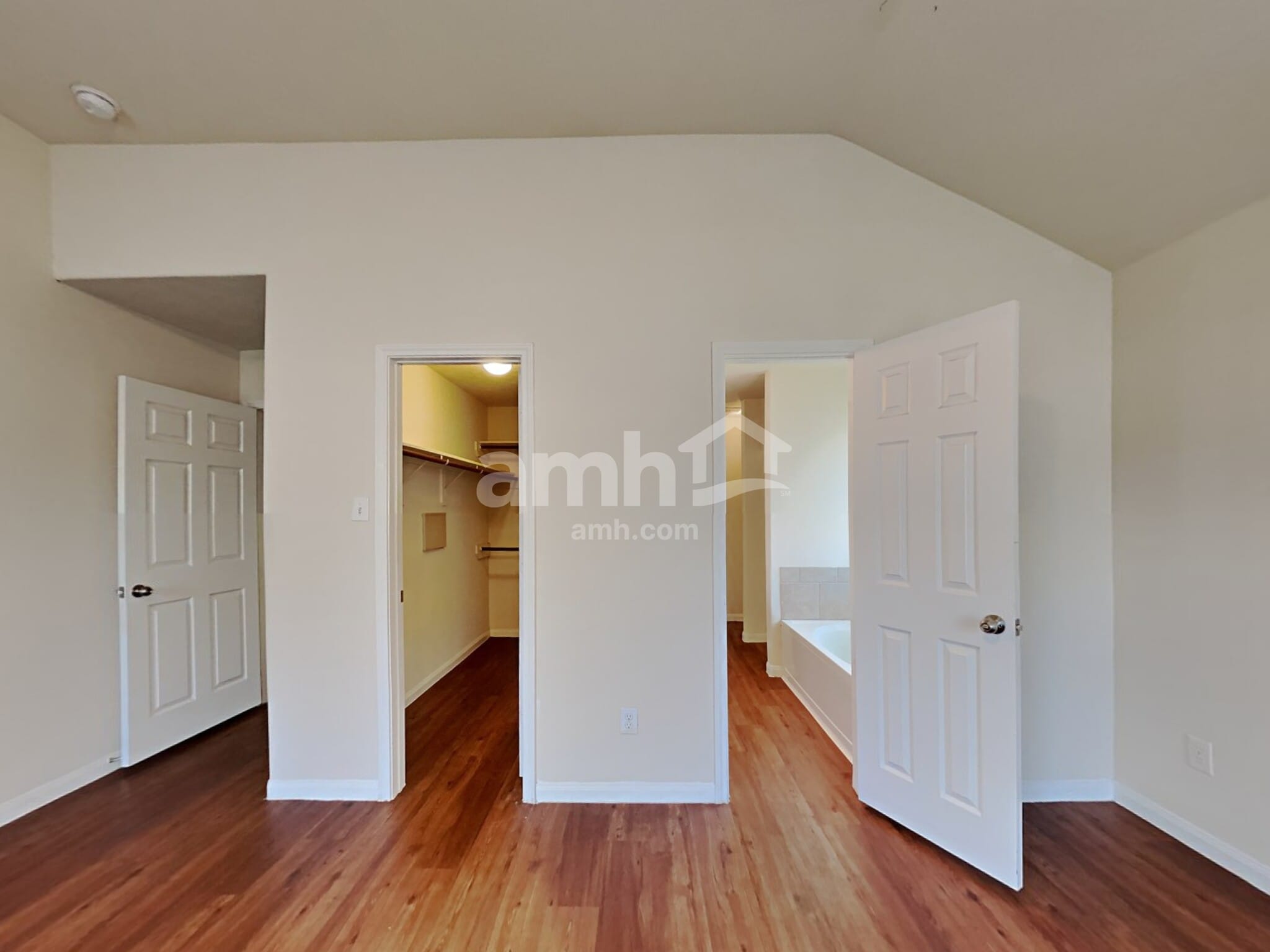 Building Photo - 3947 Hawthorn Glen Ct