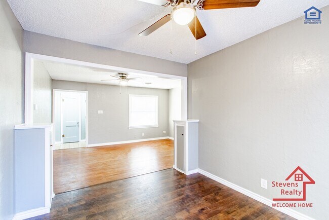 Building Photo - 2524 Prentice NW