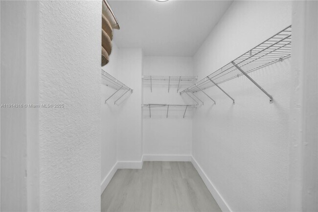 Building Photo - 2501 S Ocean Dr