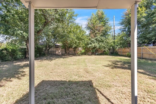 Building Photo - 4604 N Rockwell Ave