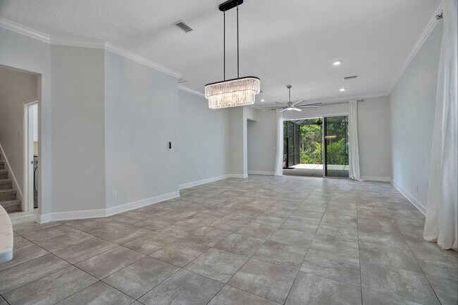 Building Photo - 150 Whisper Rock Dr