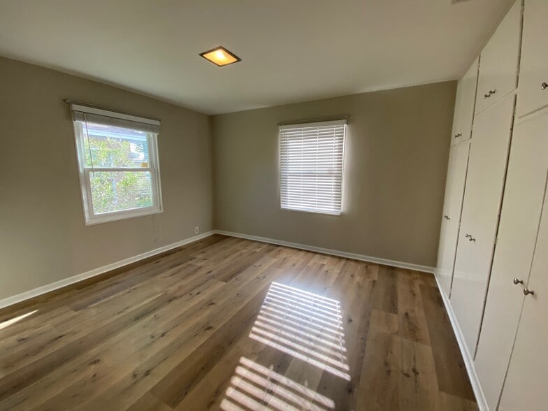Building Photo - 6526 Van Noord Ave