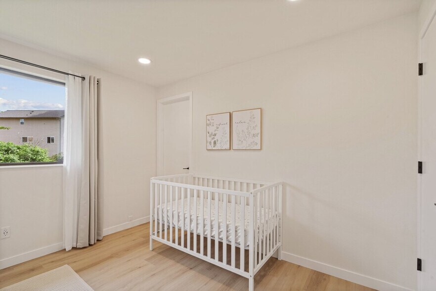 Building Photo - 14808 11th Pl W