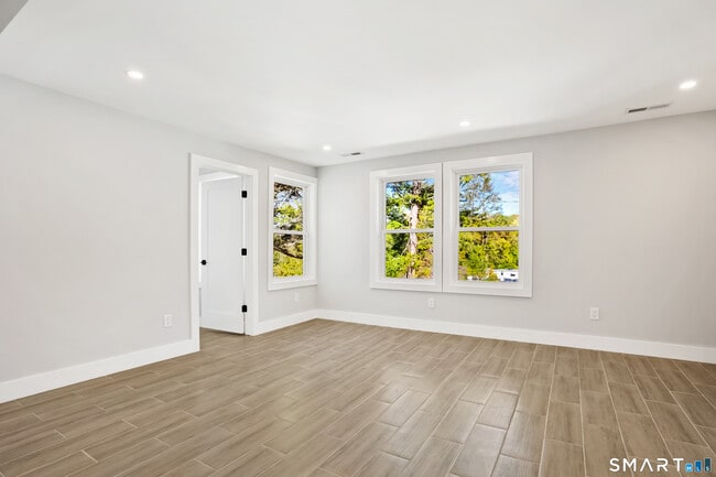 Building Photo - 173 Wellsville Ave