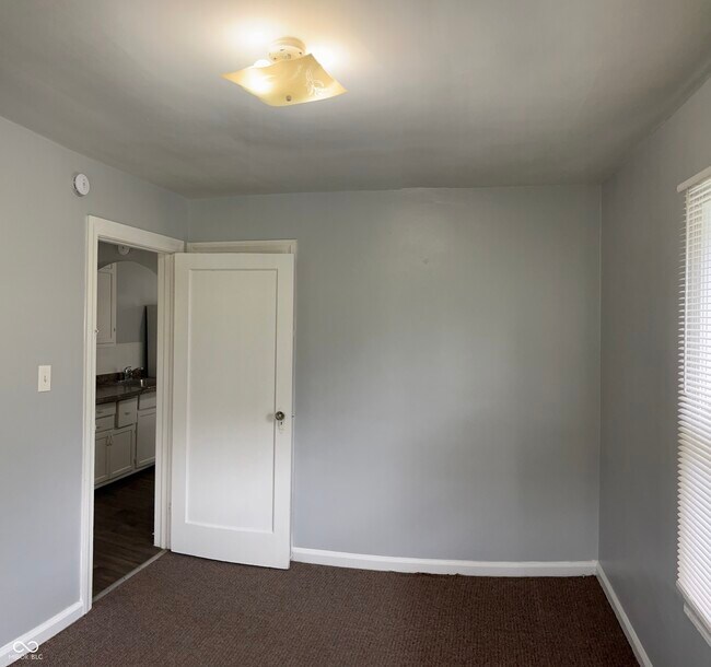 Building Photo - 1306 N Chester Ave