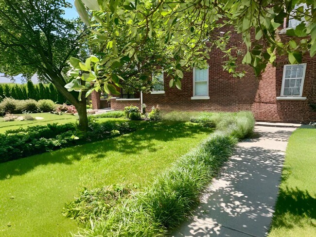 Building Photo - 1720 Harbert Ave