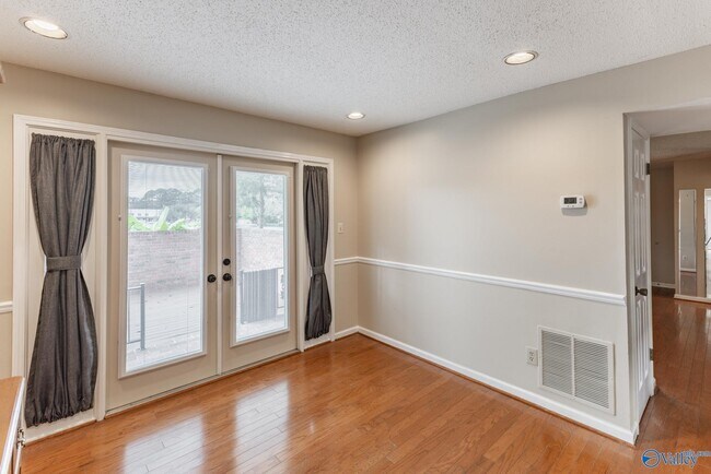 Building Photo - 1200 Catskill Cir SE