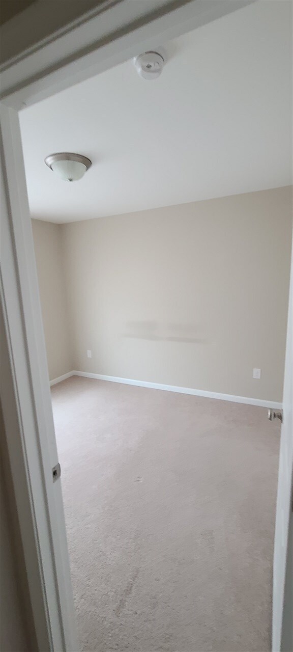 Building Photo - 18 Paige Dr