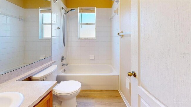 Building Photo - 1853 Atlantic Dr