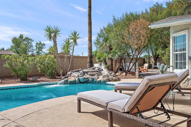 Building Photo - 4329 E Cherokee St