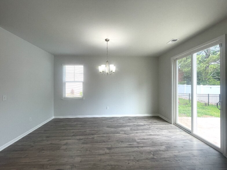 Building Photo - 438 Pacific Commons Dr