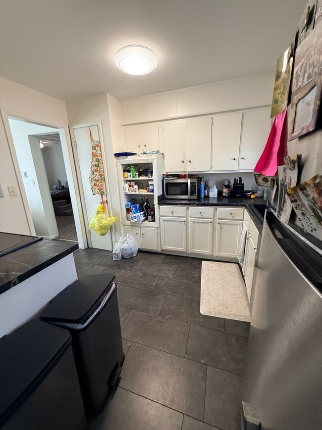 Building Photo - 1521 Thompson St