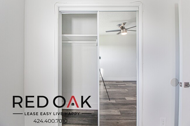 Building Photo - 901 Centinela Ave